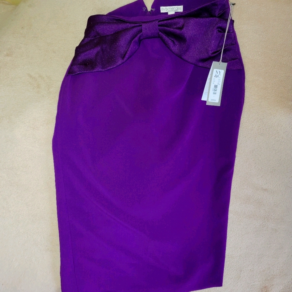 Purple Eva Mendes Size 2 Skirt w/rear slit